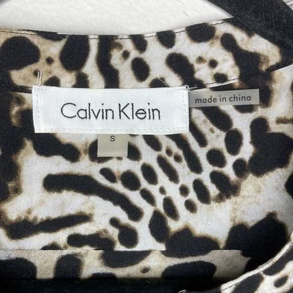 Calvin Klein Size S Leopard Animal Print Lightweight Collarless Button Down - Picture 5 of 13